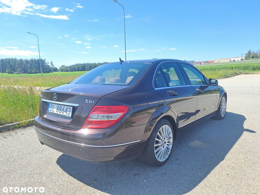 Mercedes-Benz Klasa C 200 CDI DPF (BlueEFFICIENCY) 7G-TRONIC Avantgarde - 3