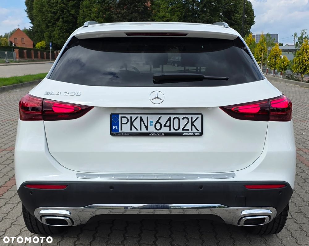 Mercedes-Benz GLA 250 4Matic 8G-DCT Special Edition - 7