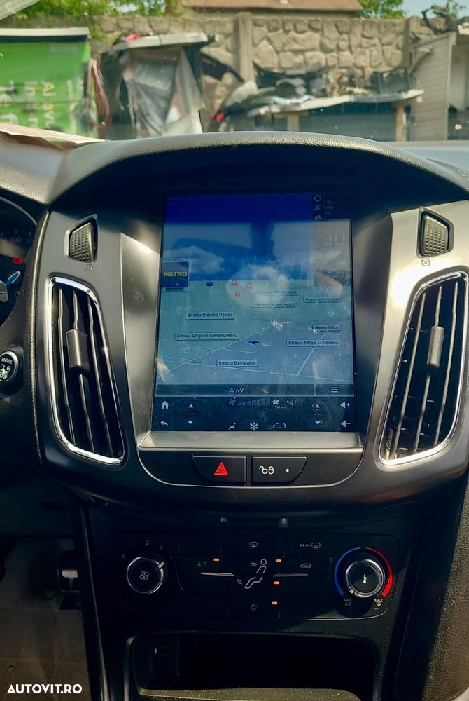 Ford Focus 1.5 EcoBlue Start-Stopp-System ST-LINE DESIGN - 11