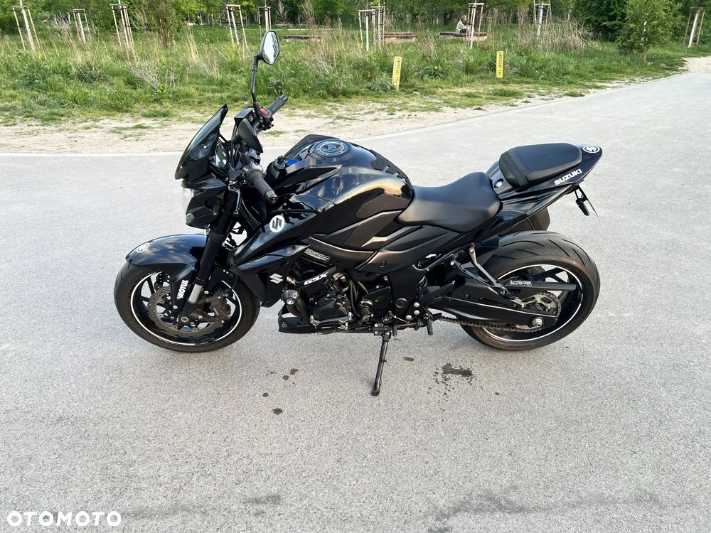 Suzuki GSX - 5