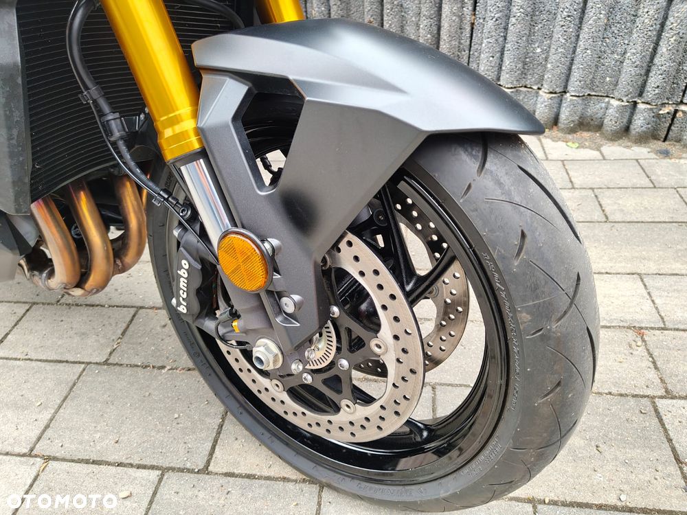 Suzuki GSX 1000 - 21