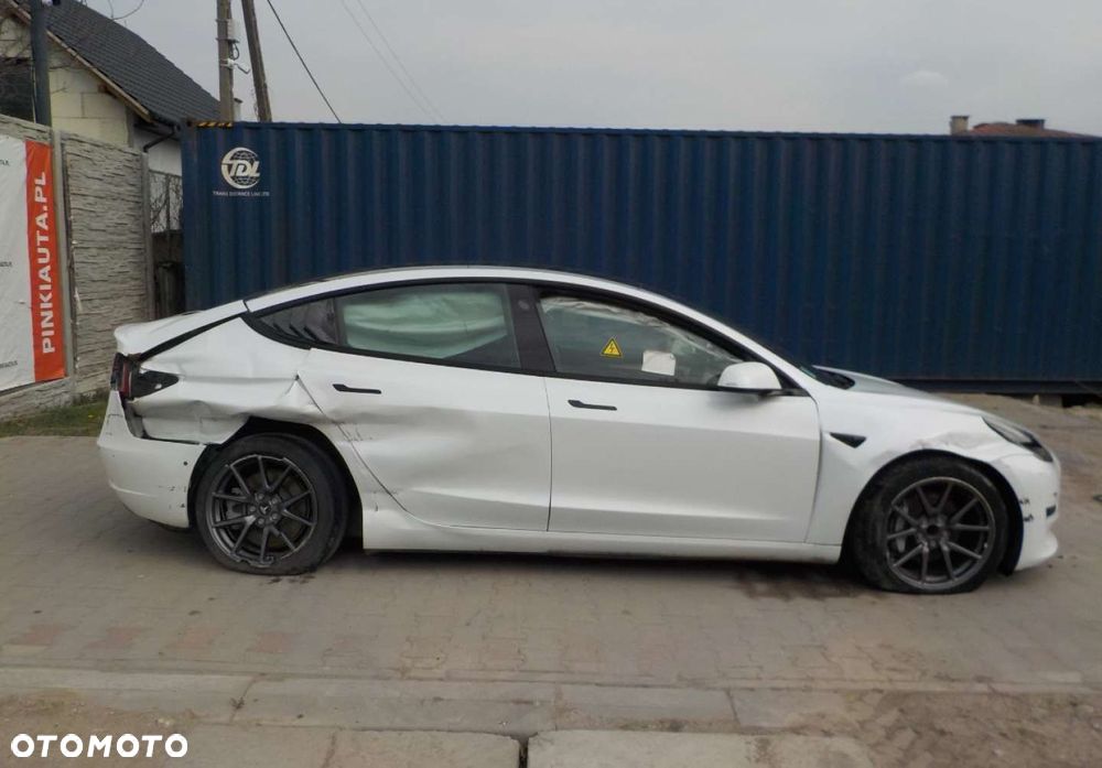 Tesla Model 3 - 14