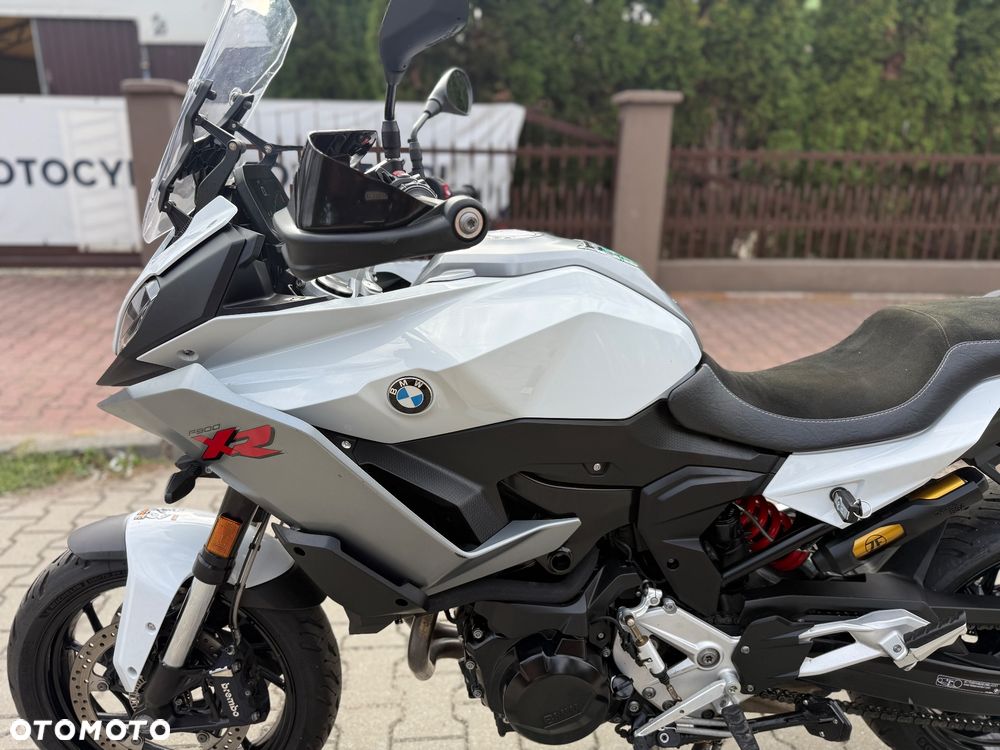 BMW F - 22