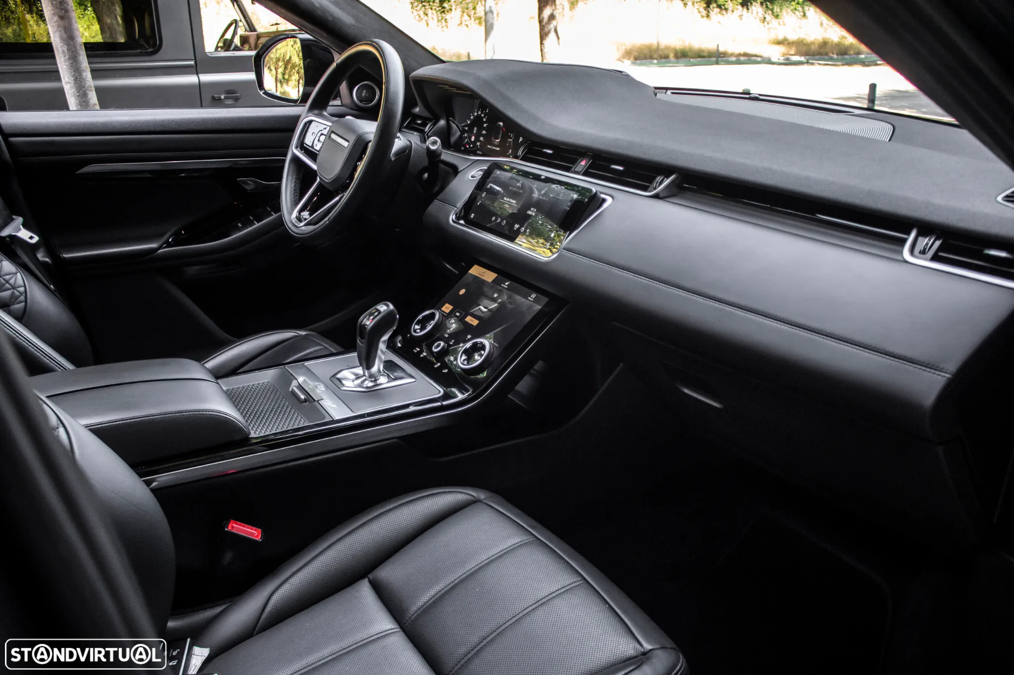 Land Rover Range Rover Evoque 2.0 D180 AWD HSE Auto - 24