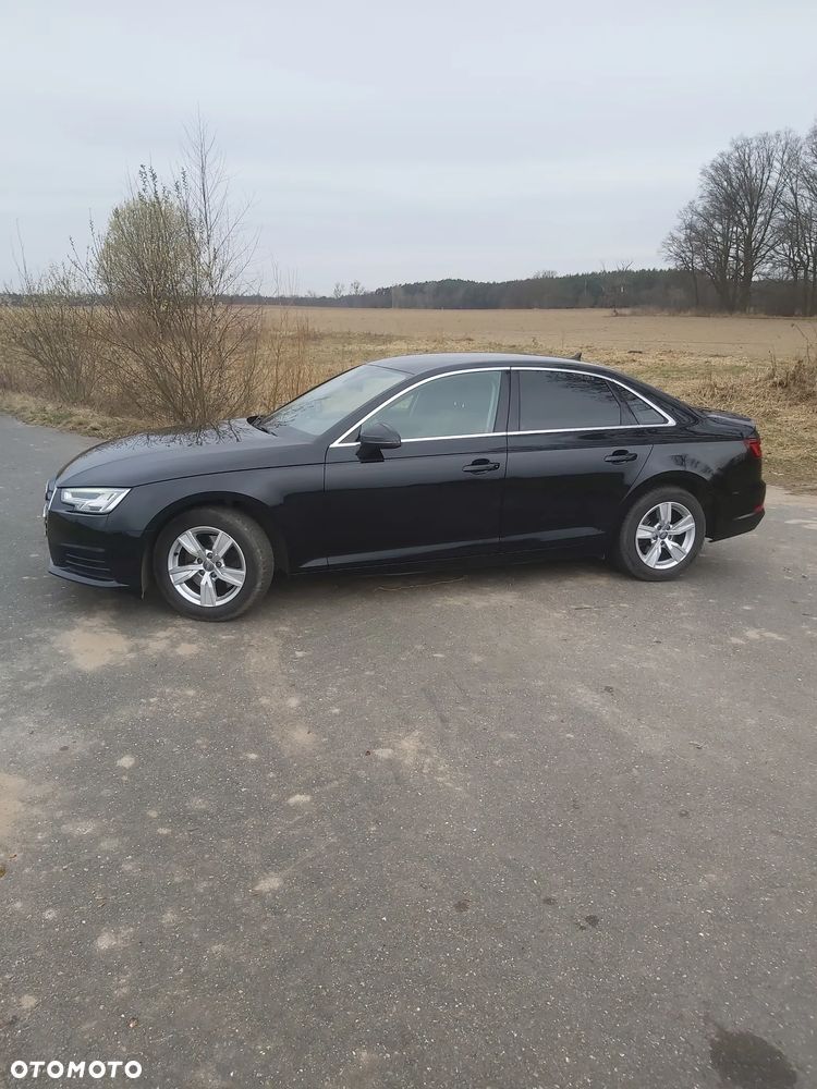 Audi A4 Limousine 30 TDI S tronic design - 39