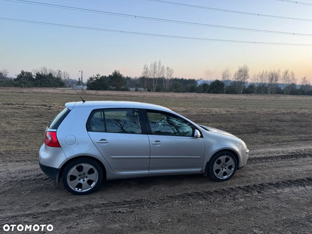 Volkswagen Golf 1.6 Q-Line - 4