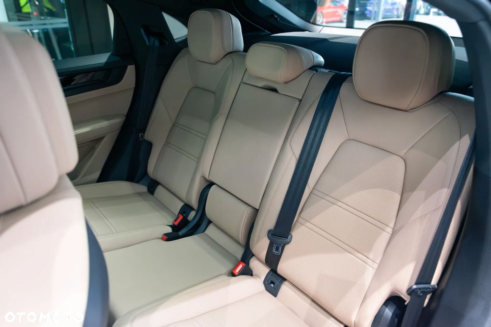 Porsche Cayenne E-Hybrid PHEV Black Edition - 30