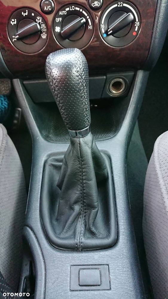 Toyota Avensis 2.0 D-4D Sol - 17