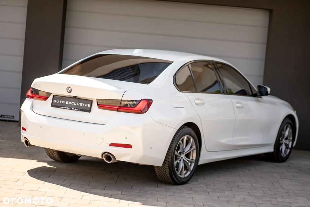 BMW Seria 3 320i Luxury Line - 22