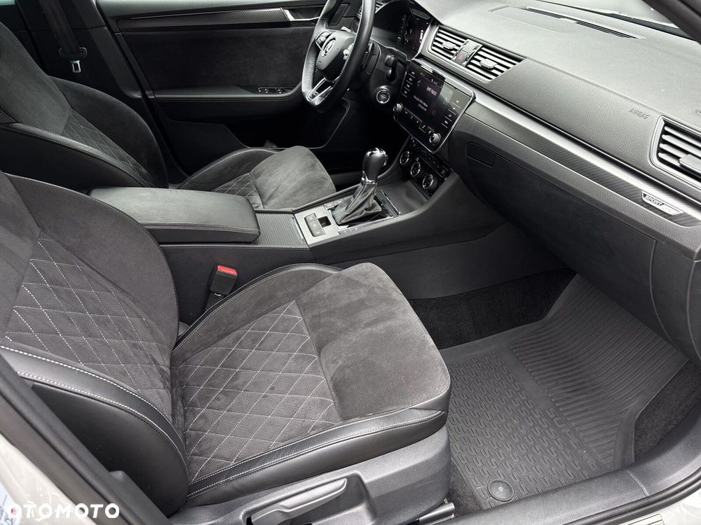 Skoda Superb 2.0 TSI Sportline DSG - 9