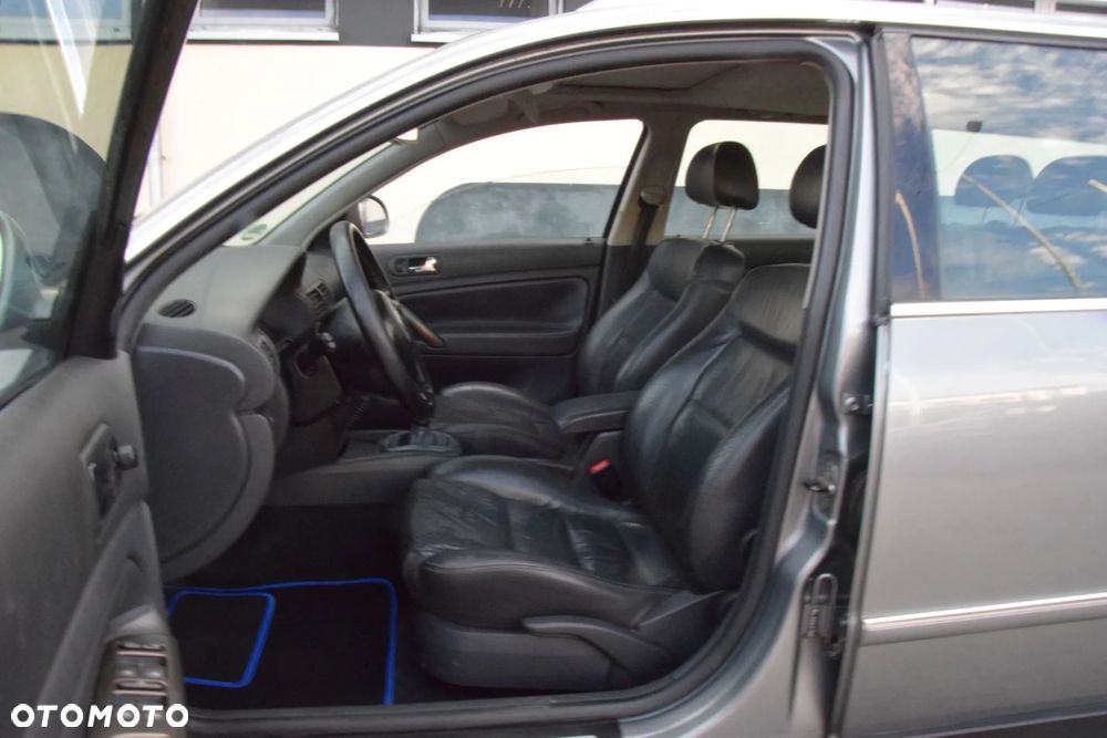Volkswagen Passat 2.5 TDI V6 Highline - 11