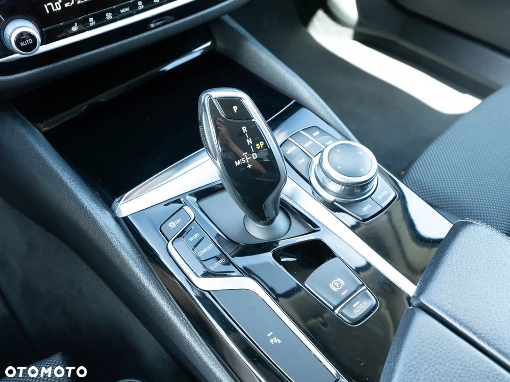BMW Seria 5 520d Sport Line sport - 36