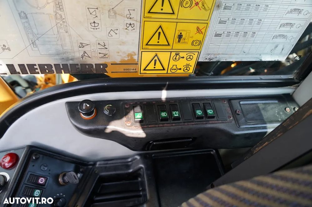 Liebherr A314 LITRONIC / EXCAVATOR PE ROȚI / AER CONDIȚIONAT / - 36