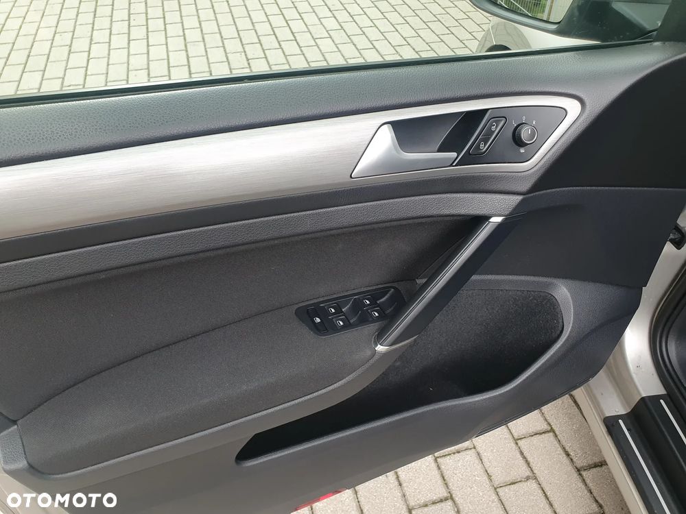 Volkswagen Golf 1.2 TSI BMT Comfortline - 15