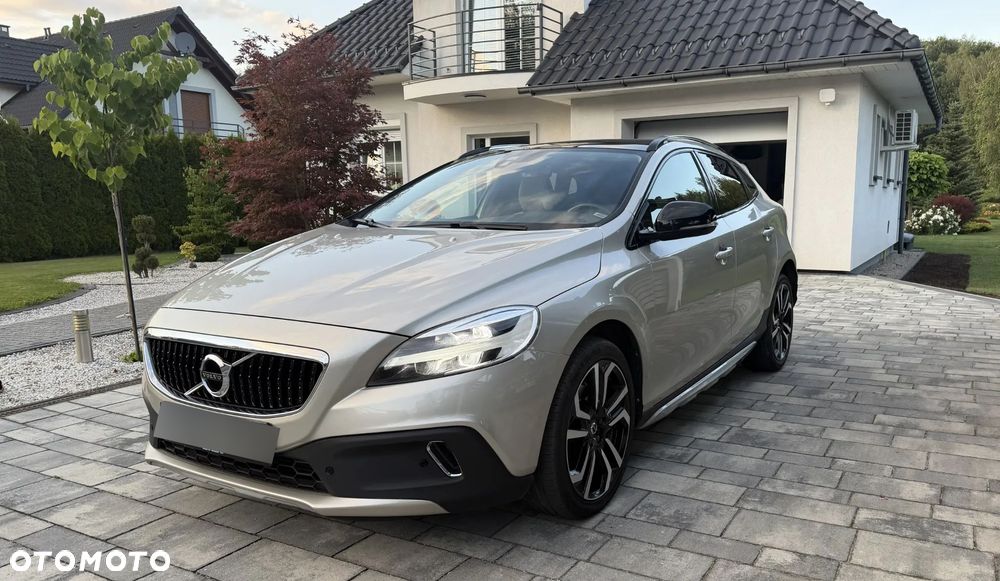 Volvo V40 T3 Drive-E Summum - 1