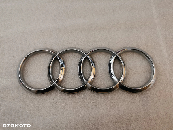 Audi A8 d4 Q5 Q7 R8 Emblemat tył klapy bagażnika logo znaczek 4H0853742A