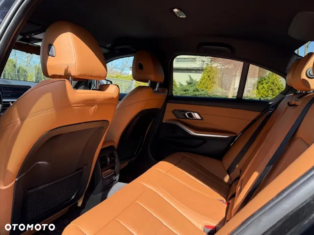 BMW Seria 3 330d M Sport sport - 9
