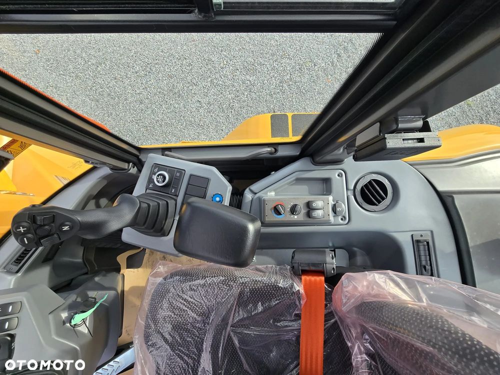 Volvo Fabrycznie nowa ładowarka marki Volvo typ L30 - 9