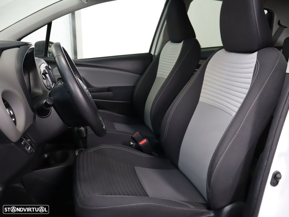 Toyota Yaris 1.5 HSD Comfort - 8