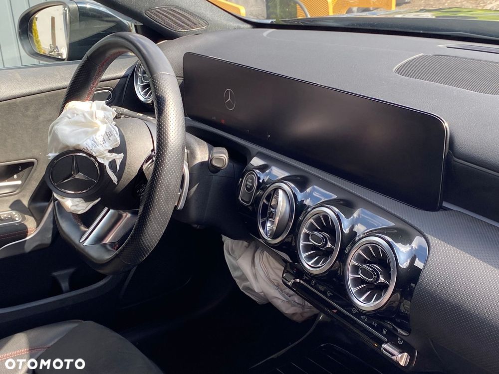 Mercedes-Benz Klasa A ver-250-e-phev-amg-line-8g--dct - 17