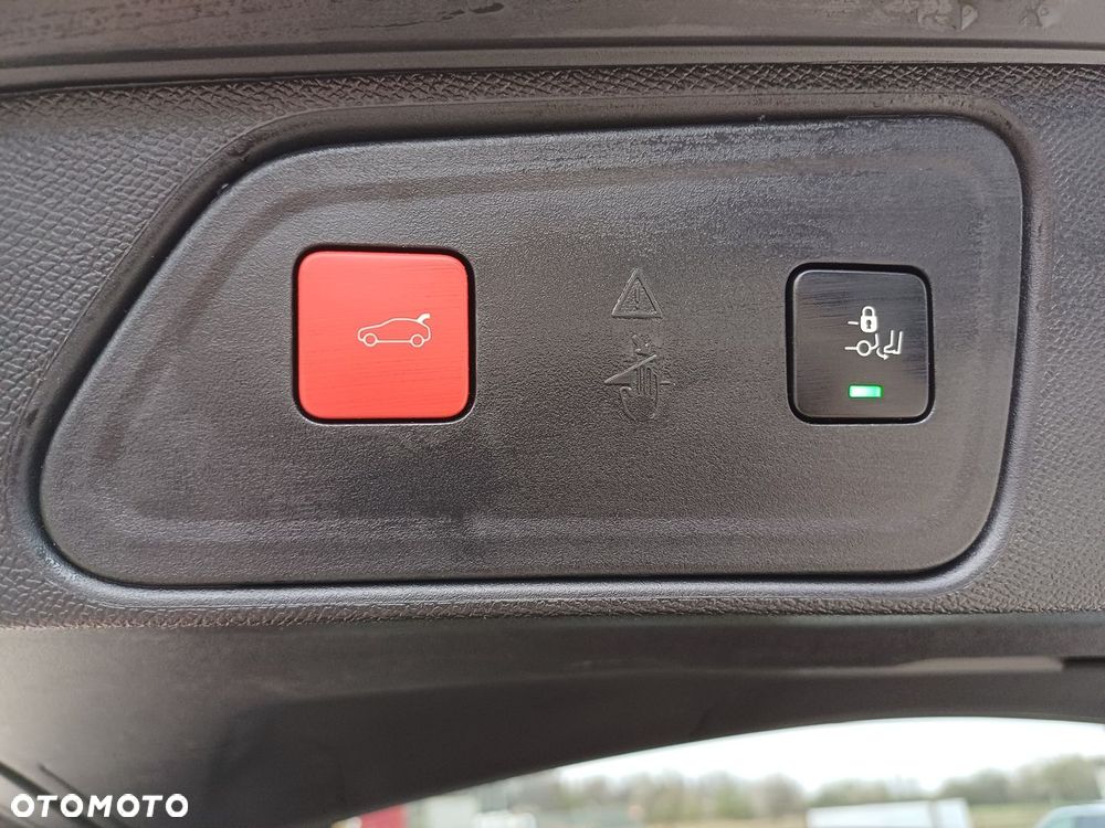Peugeot 3008 1.2 PureTech GT Pack S&S EAT8 - 34