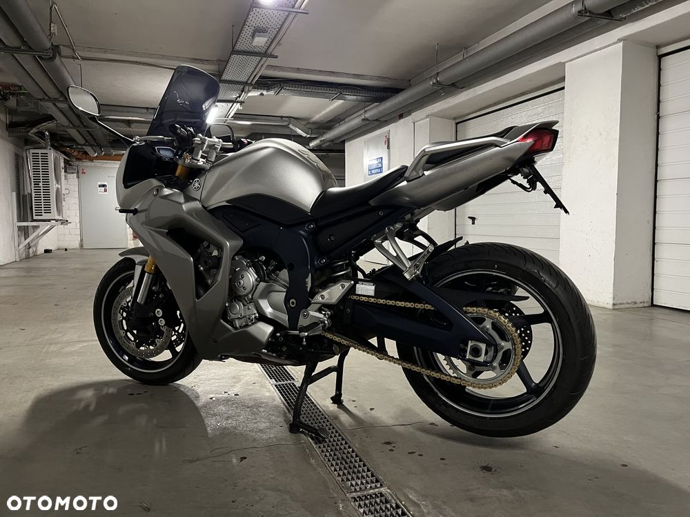 Yamaha FZ - 4