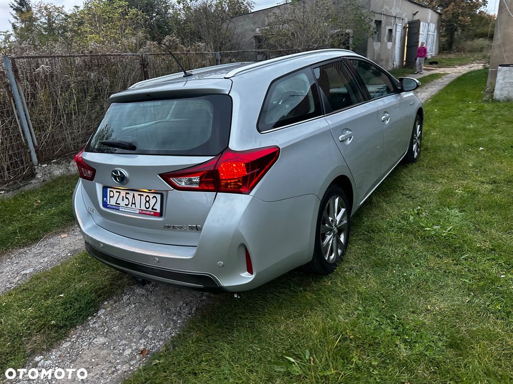 Toyota Auris 1.8 HSD Luna - 6