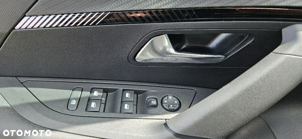 Peugeot 2008 - 22