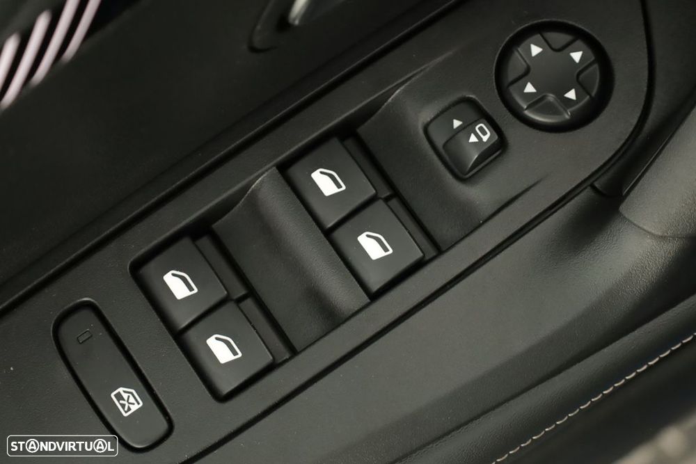 Peugeot 2008 1.2 PureTech Allure - 20