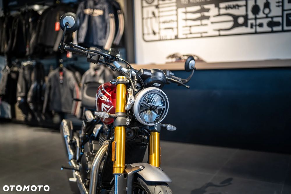 Triumph Inny - 13