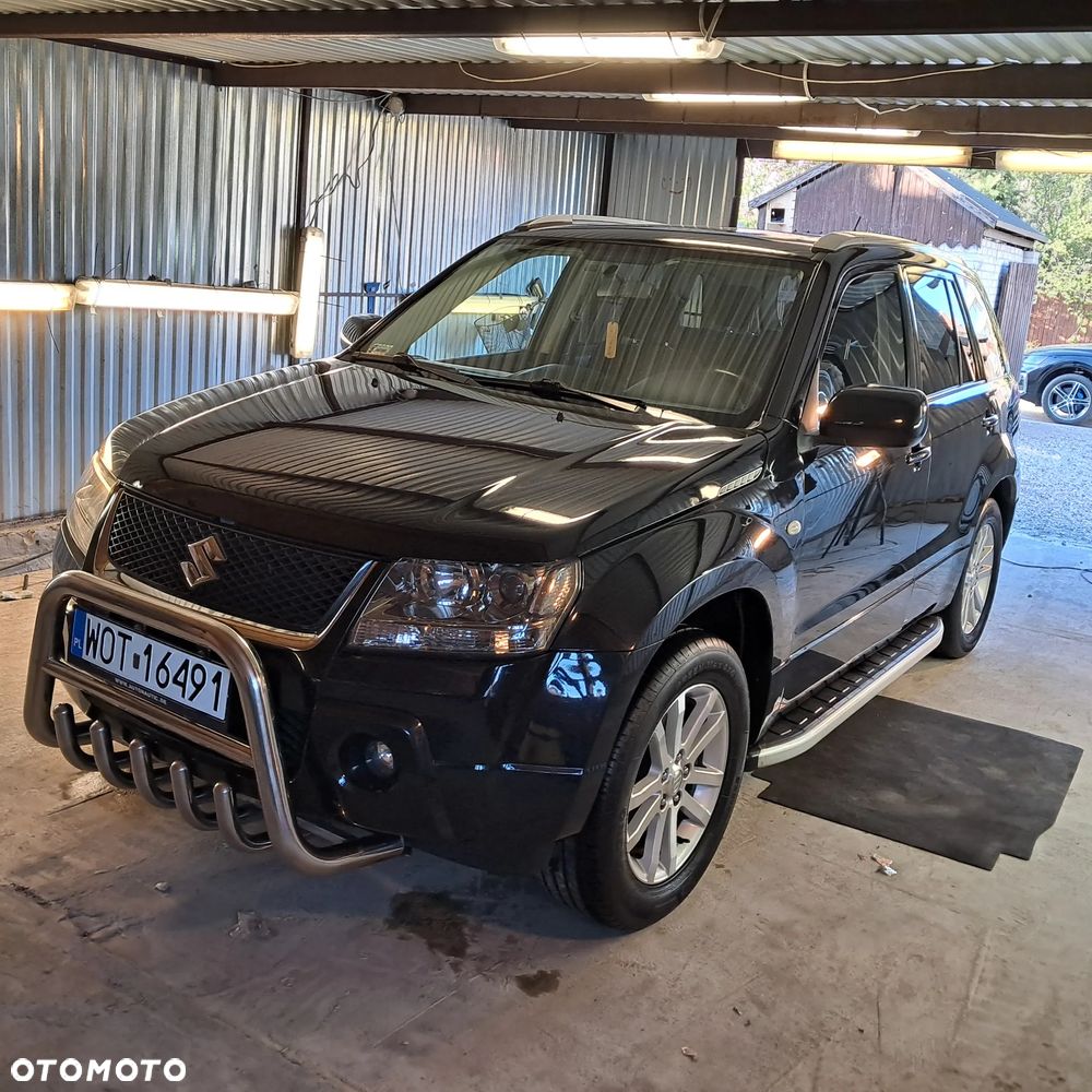 Suzuki Grand Vitara 2.0 Comfort Limited - 23