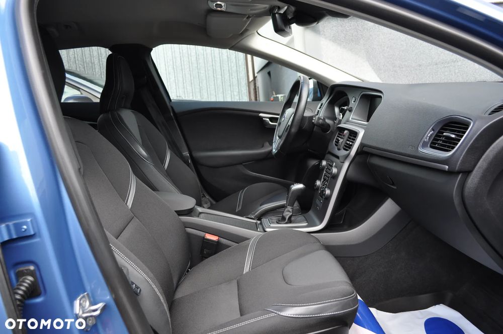 Volvo V40 T2 Momentum - 13