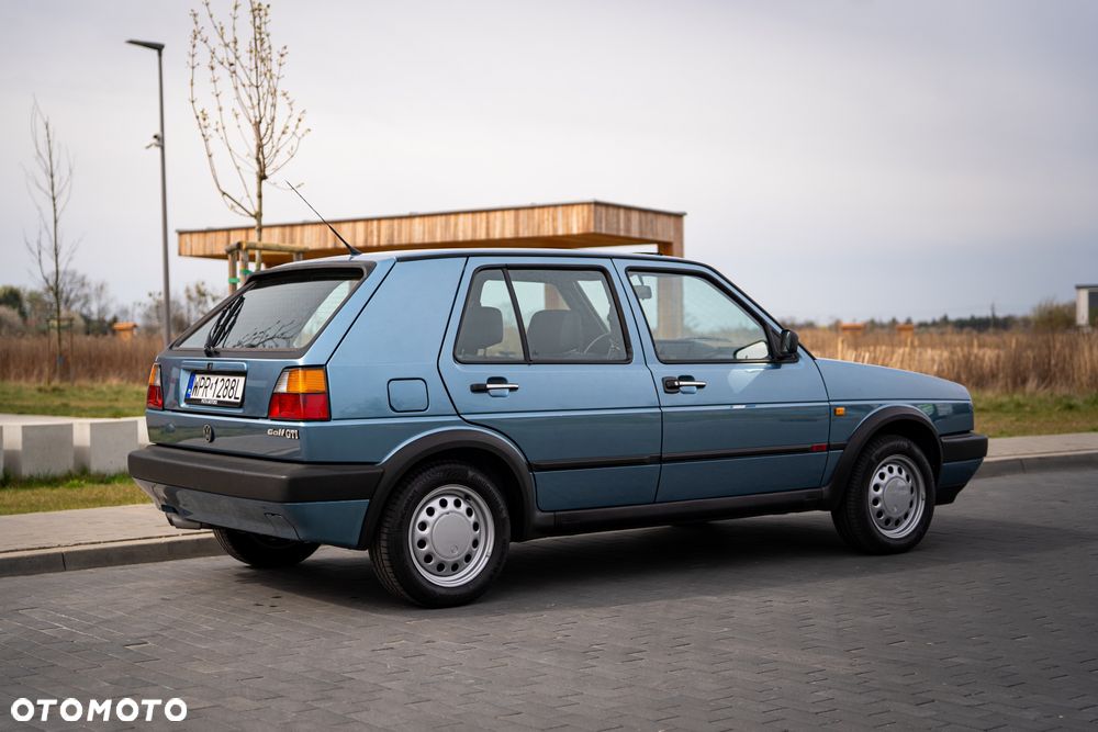Volkswagen Golf - 3