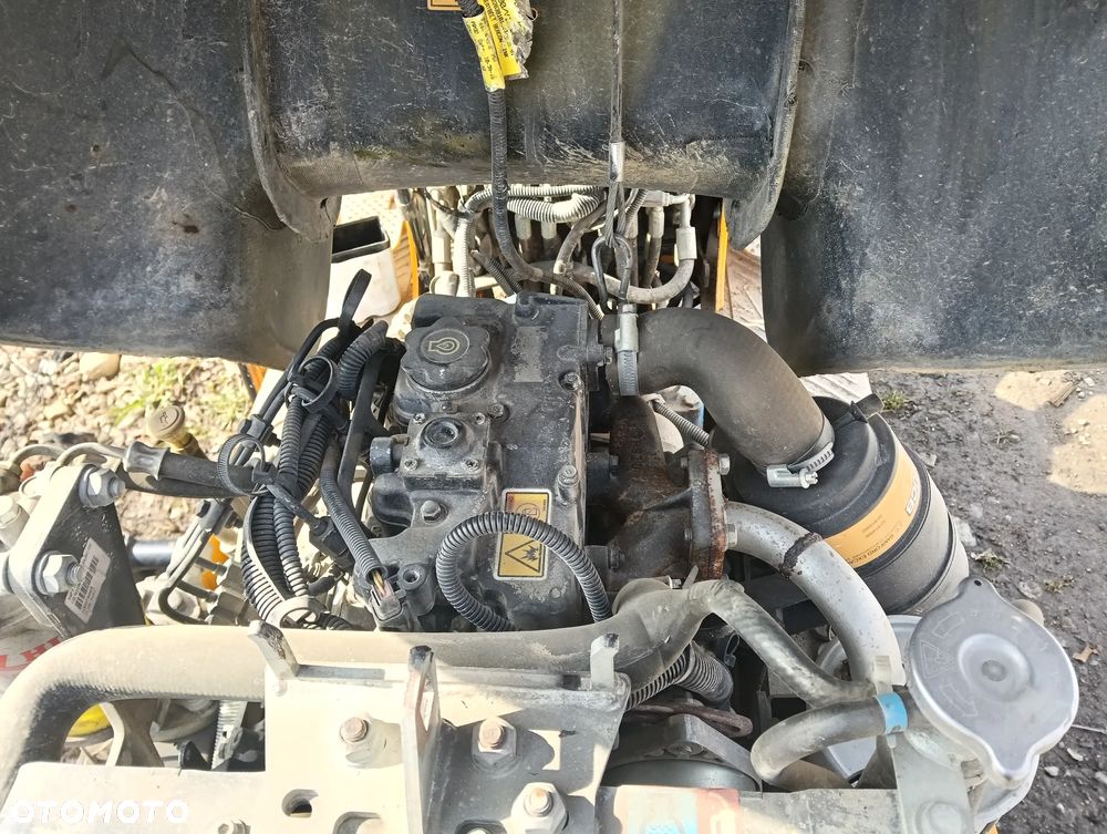 JCB 8008 - 4
