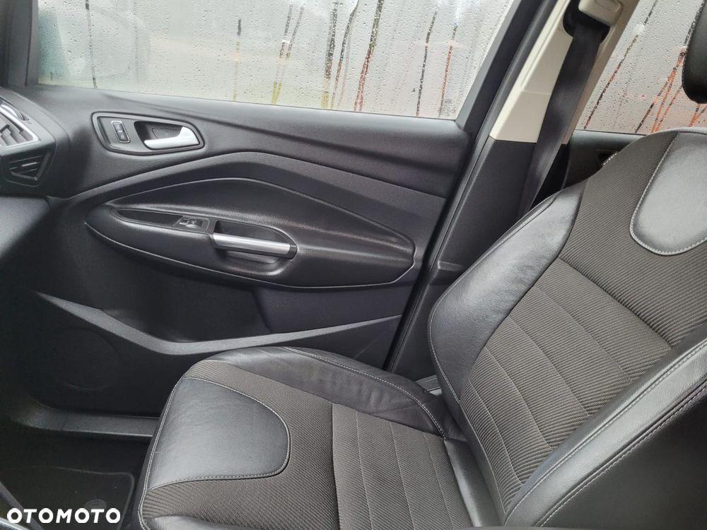 Ford Kuga 2.0 TDCi 2x4 Titanium - 14