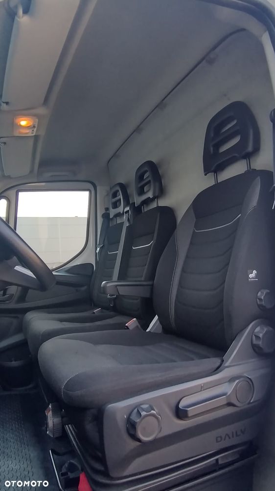 Iveco DAILY 35S14 A8V 16m3 Automat L4H2 mały przebieg - 22