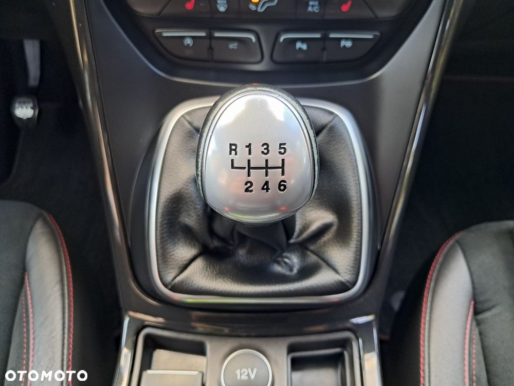 Ford Kuga 1.5 EcoBoost 2x4 ST-Line - 26