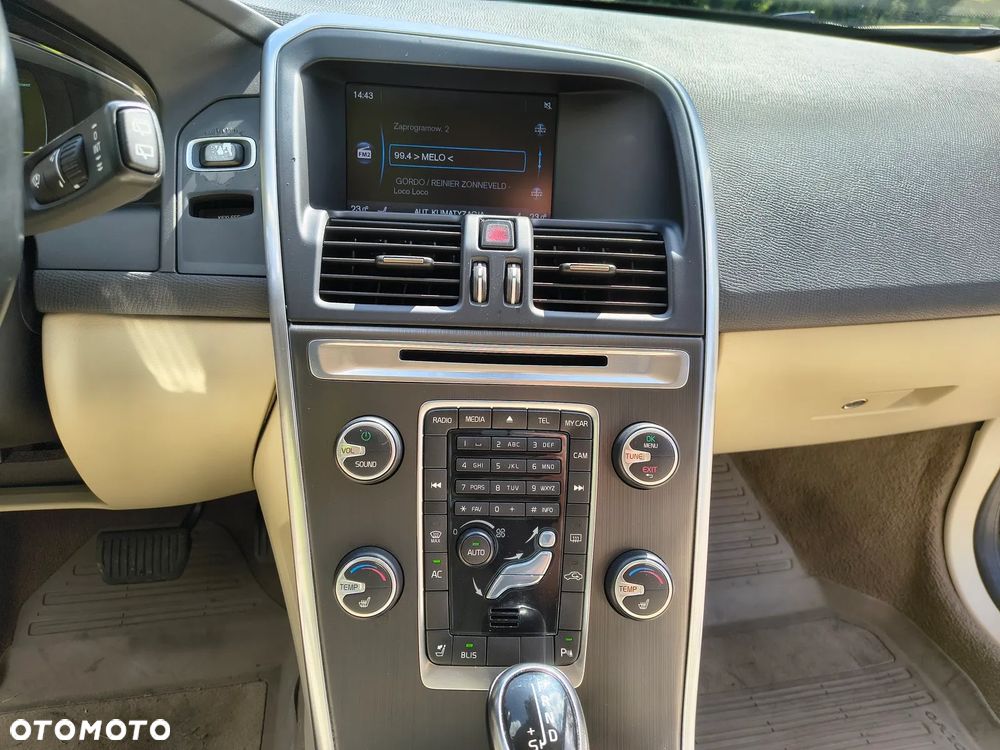 Volvo XC 60 T6 AWD Edition Pro - 16