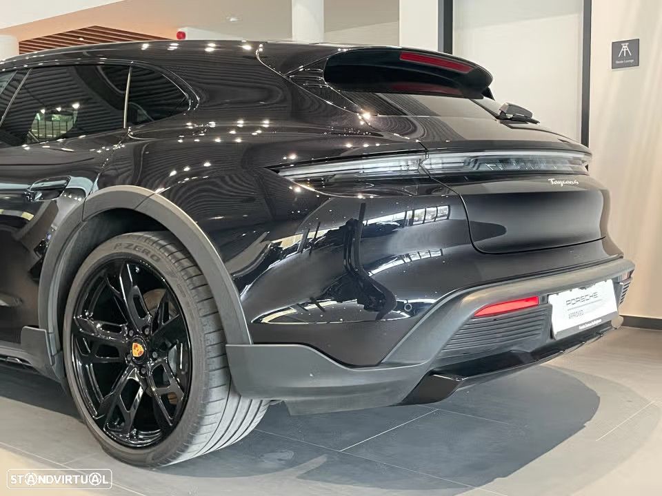 Porsche Taycan Cross Turismo 4 - 15