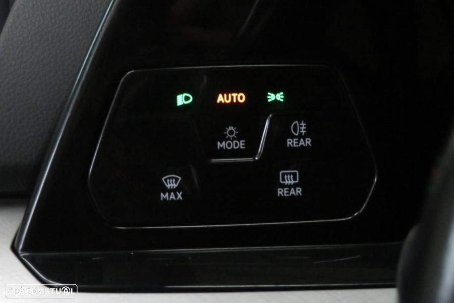 VW Golf Variant 2.0 TDi Life - 11