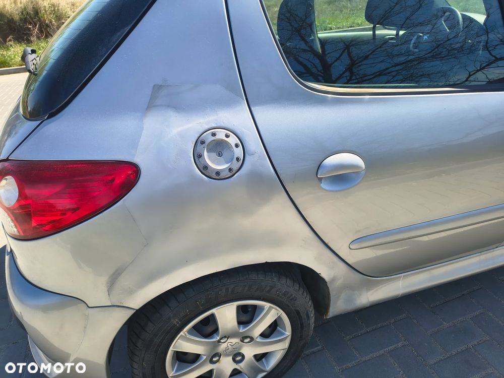 Peugeot 206 plus 75 - 5