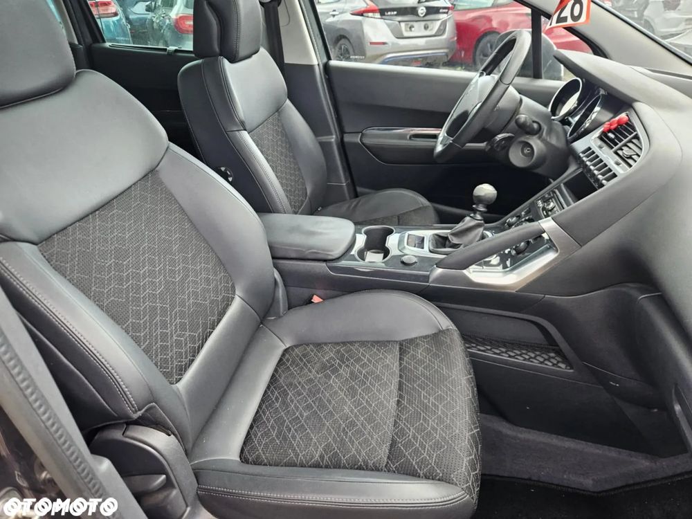 Peugeot 3008 HDi FAP 115 Family - 10