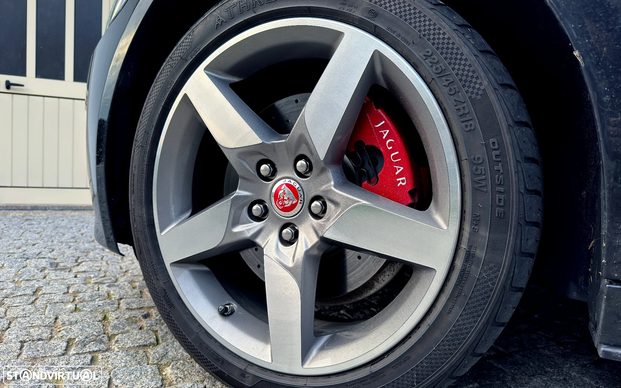 Jaguar XE 20d AWD Aut. R-Sport - 23