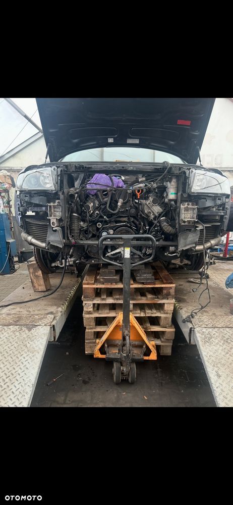 Audi A8 4.2 TDI Quattro - 13