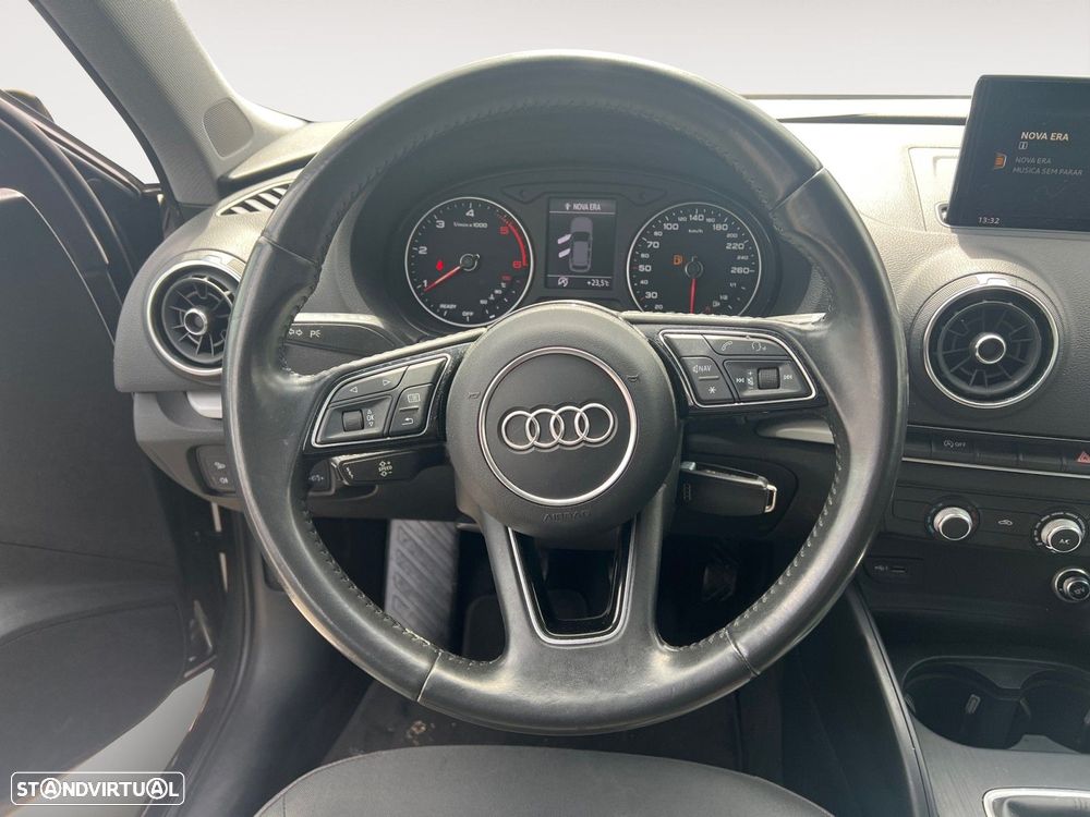 Audi A3 Sportback 1.6 TDI Design - 12