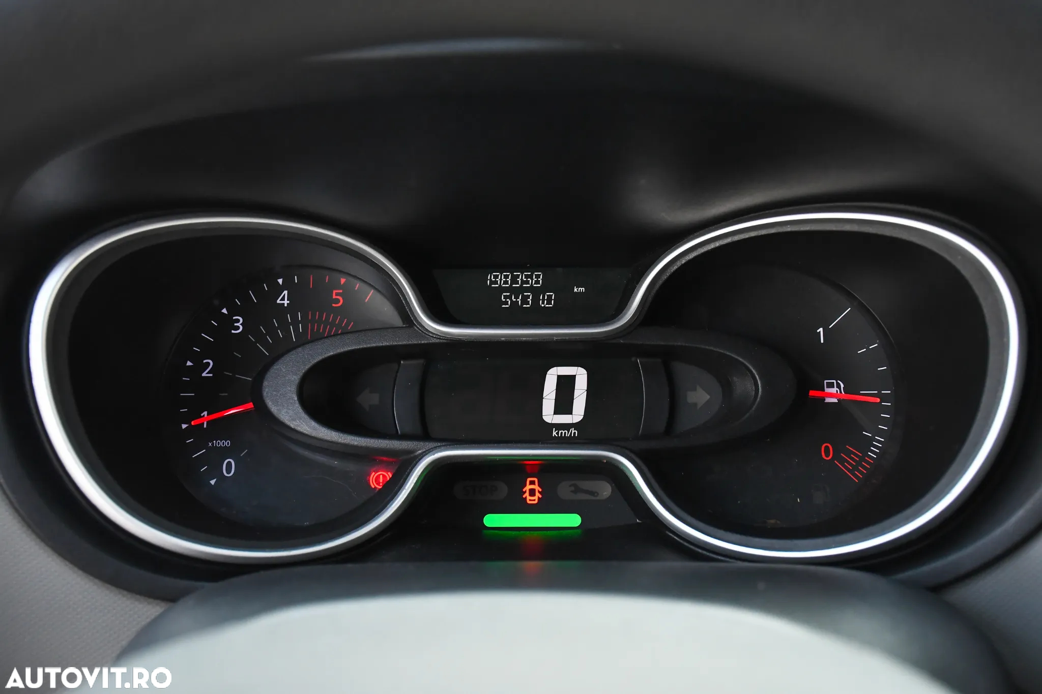 Renault TRAFIC - 10