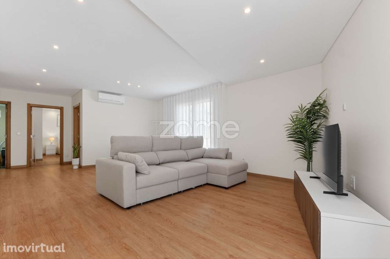 T2 em Sesimbra com vista para o Castelo - Grande imagem: 2/58