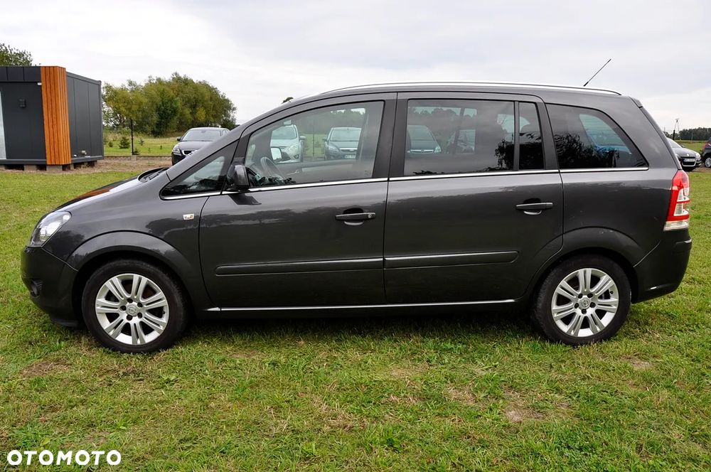 Opel Zafira 1.8 Cosmo - 2