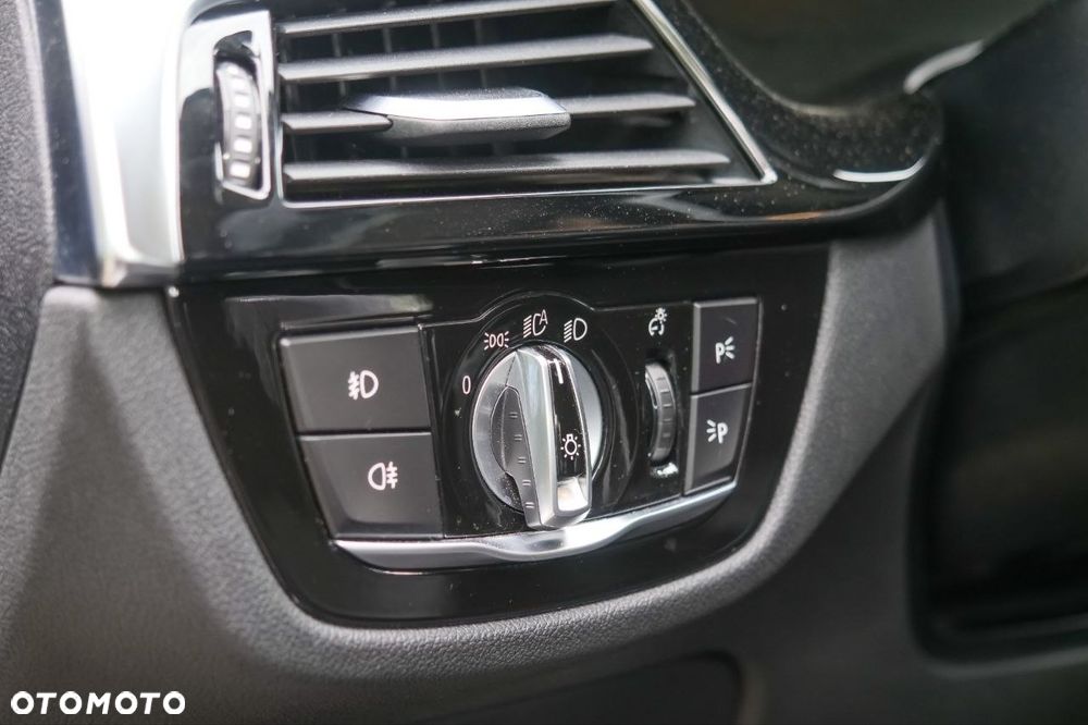 BMW Seria 5 518d Sport Line - 18