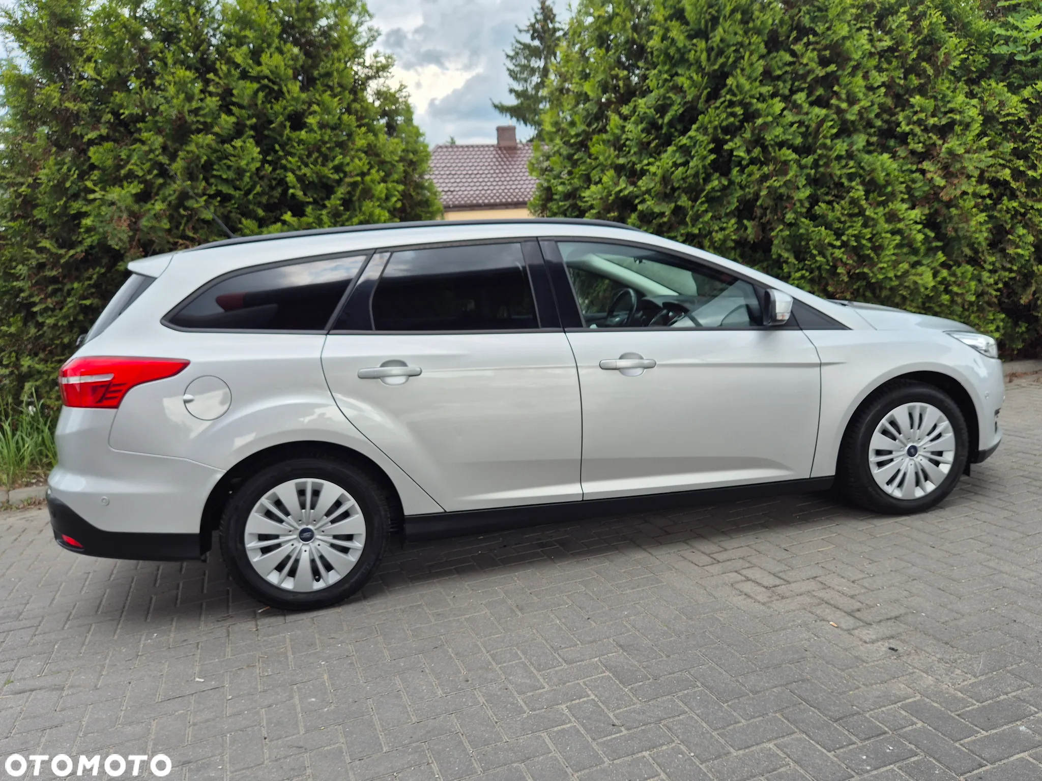 Ford Focus Turnier 1.0 EcoBoost Start-Stopp-System TITANIUM STYLE - 11